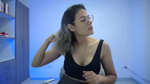 Snapshot of candydowson1 chatting on 7, 3, 2026 Candy Dowson online show from 7, 3, 2026