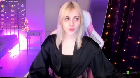 Snapshot of candyhannah chatting on 7, 1, 2025 You can call me HH online show from 7, 1, 2025