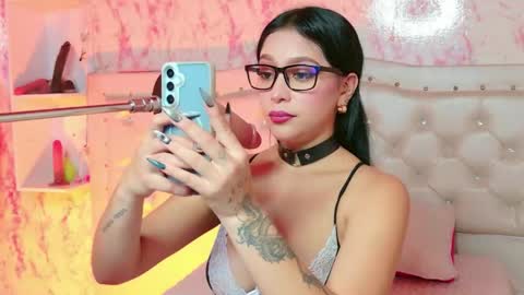 Scarlet  online show from 7, 6, 2026