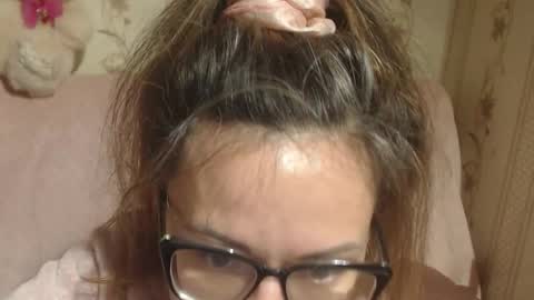 say meow and send tips  online show from 21, 11, 2025