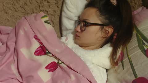 Snapshot of candylady136 chatting on 10, 12, 2024 say meow and send tip online show from 10, 12, 2024