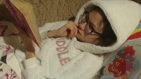 Snapshot of candylady136 chatting on 24, 2, 2025 say meow and send tip online show from 24, 2, 2025