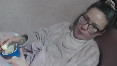 Snapshot of candylady136 chatting on 9, 2, 2026 say meow and send tip online show from 9, 2, 2026