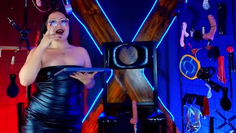 candyqueen_bdsm_ online show from 6, 2, 2026