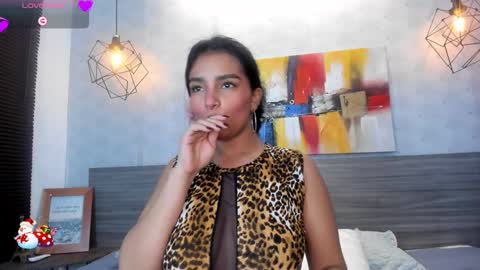 Candys Victoria online show from 5, 12, 2024