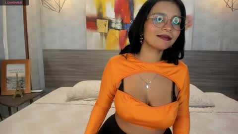 Candys Victoria online show from 16, 2, 2025