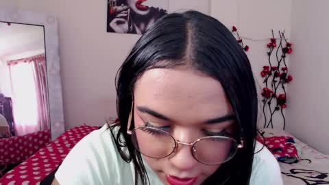 Snapshot of candyy_doll_ chatting on 22, 4, 2026 candyy_doll_ online show from 22, 4, 2026