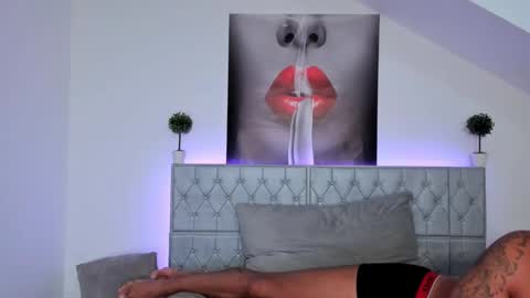 Snapshot of candyycouple chatting on 10, 9, 2025 candyycouple online show from 10, 9, 2025