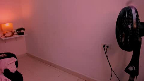 Snapshot of candyygirl_1 chatting on 15, 9, 2025 Candy online show from 15, 9, 2025