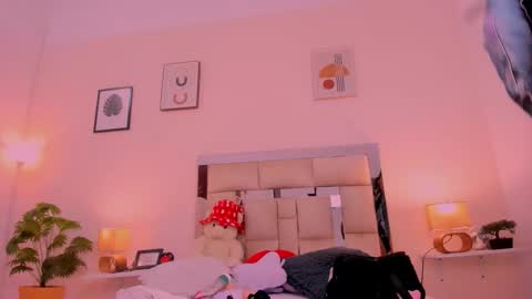 Snapshot of candyygirl_1 chatting on 15, 9, 2025 Candy online show from 15, 9, 2025