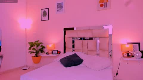 Snapshot of candyygirl_1 chatting on 27, 9, 2025 Candy online show from 27, 9, 2025