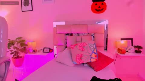 Snapshot of candyygirl_1 chatting on 8, 10, 2025 Candy online show from 8, 10, 2025