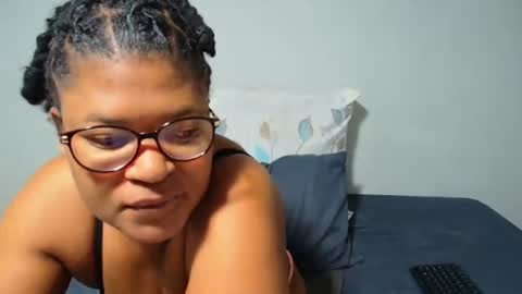 Snapshot of candyyumsaerolaxx chatting on 14, 6, 2026 candyyumsaerolaxx online show from 14, 6, 2026