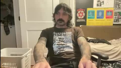 Snapshot of cantleavethehouse chatting on 8, 1, 2026 cantleavethehouse online show from 8, 1, 2026