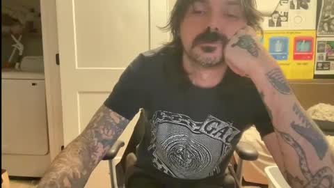 Snapshot of cantleavethehouse chatting on 13, 1, 2026 cantleavethehouse online show from 13, 1, 2026