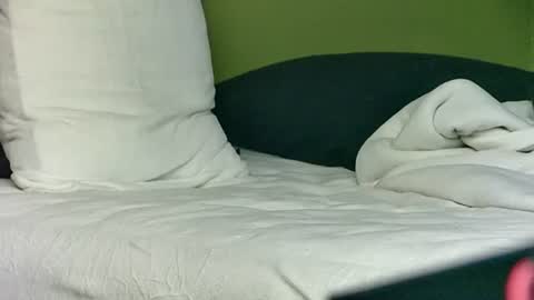 Snapshot of capricorne1965 chatting on 22, 12, 2025 capricorne1965 online show from 22, 12, 2025