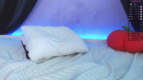 Snapshot of caramelangels chatting on 16, 10, 2025 Viola Marika and Visma  online show from 16, 10, 2025