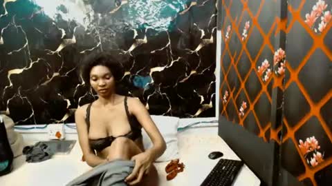 Snapshot of caramelminxx_ chatting on 15, 7, 2026 caramelminxx_ online show from 15, 7, 2026