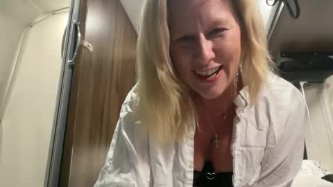 carebear5719 online show from 19, 5, 2026
