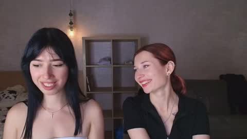 caressyourself online show from 18, 9, 2025