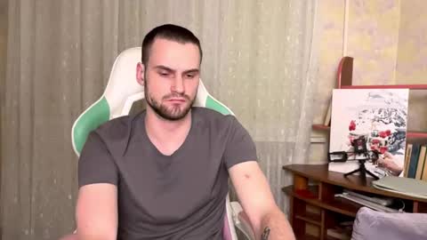 Snapshot of cari_2you chatting on 16, 12, 2025 Cari online show from 16, 12, 2025