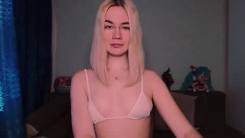 Snapshot of carinfox chatting on 7, 3, 2025 Carin online show from 7, 3, 2025