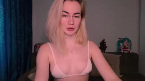 Snapshot of carinfox chatting on 10, 3, 2025 Carin online show from 10, 3, 2025