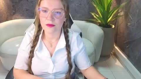 Snapshot of carla_tp chatting on 9, 10, 2025 Carla online show from 9, 10, 2025