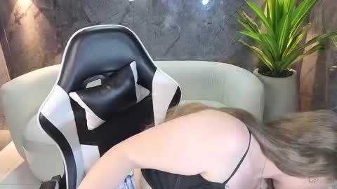 Snapshot of carla_tp chatting on 20, 10, 2025 Carla online show from 20, 10, 2025