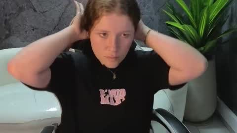 Snapshot of carla_tp chatting on 27, 10, 2025 Carla online show from 27, 10, 2025