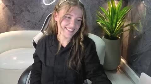 Snapshot of carla_tp chatting on 30, 10, 2025 Carla online show from 30, 10, 2025