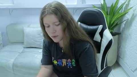 Snapshot of carla_tp chatting on 13, 11, 2025 Carla online show from 13, 11, 2025