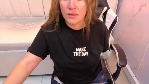 Snapshot of carla_tp chatting on 17, 11, 2025 Carla online show from 17, 11, 2025