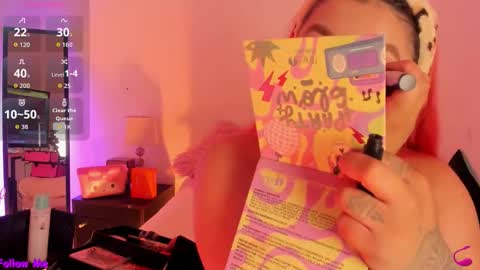 Snapshot of carla_wet18 chatting on 24, 10, 2025 Carla Wet18 online show from 24, 10, 2025