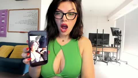 Carla Connor online show from 2, 3, 2025