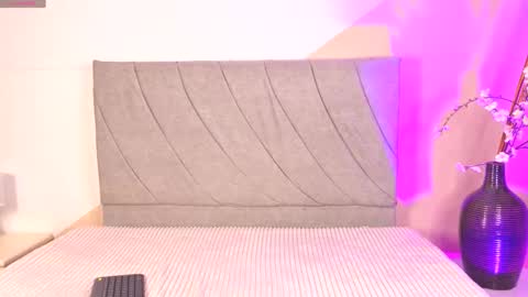 Snapshot of carlajaeger chatting on 15, 9, 2025 carla online show from 15, 9, 2025