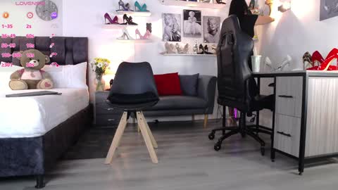 Carla independent model    online show from 5, 12, 2024