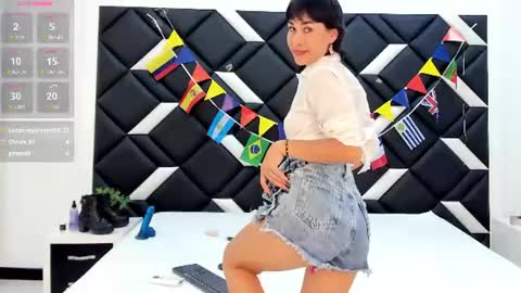 Carla Linares online show from 18, 6, 2026