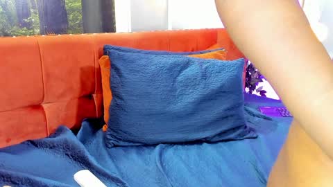 Snapshot of carliemoss chatting on 11, 12, 2024 online show from 11, 12, 2024