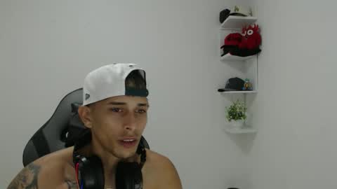 carlossmi01 online show from 9, 11, 2025