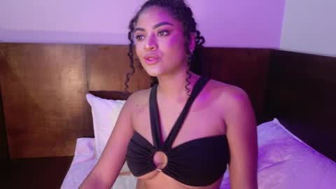 Snapshot of carly_monroe_ chatting on 24, 10, 2025 Carly Monroe  online show from 24, 10, 2025