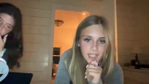 Carly Bora online show from 11, 11, 2025