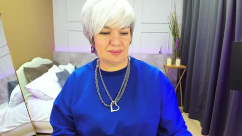Snapshot of carmensoft chatting on 2, 2, 2025 Carmen online show from 2, 2, 2025