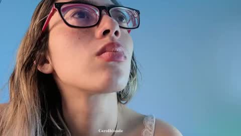 Snapshot of carolblonde chatting on 22, 4, 2026 Char online show from 22, 4, 2026