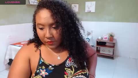 Snapshot of caroldelatorre chatting on 27, 2, 2025 Carol de la torre online show from 27, 2, 2025