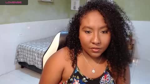 Snapshot of caroldelatorre chatting on 4, 3, 2025 Carol de la torre online show from 4, 3, 2025