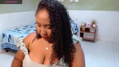 Snapshot of caroldelatorre chatting on 10, 3, 2025 Carol de la torre online show from 10, 3, 2025