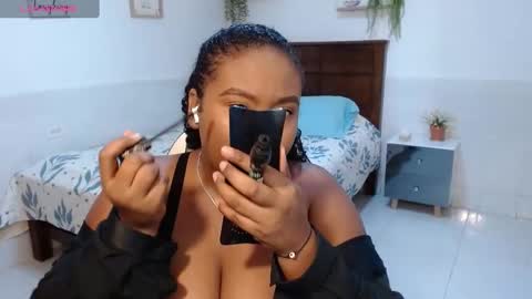 Snapshot of caroldelatorre chatting on 23, 9, 2025 Carol de la torre online show from 23, 9, 2025