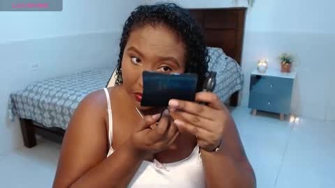 Snapshot of caroldelatorre chatting on 7, 10, 2025 Carol de la torre online show from 7, 10, 2025