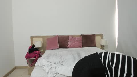 Snapshot of carolina_hernandez22 chatting on 16, 10, 2025 Carolina online show from 16, 10, 2025